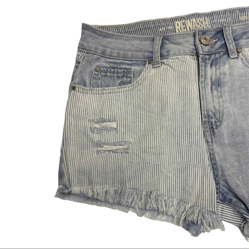Rewash Two Tone Pin Striped High Rise Distressed Jean Shorts Size 7/28 NWOT - Picture 3 of 11